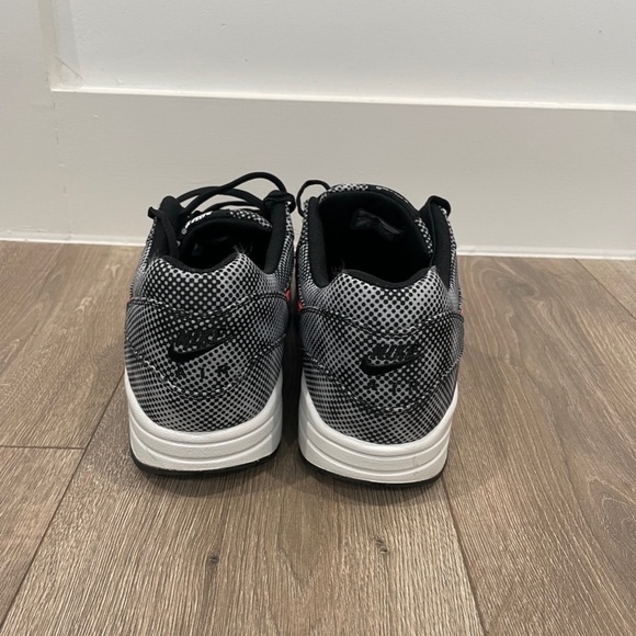 Nike Air Max 1 FB Hypervenom - Picture 3 of 3